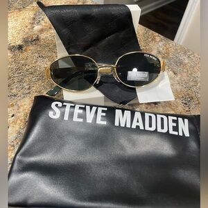 Steve Madden Mystie Black & Gold Sunglasses